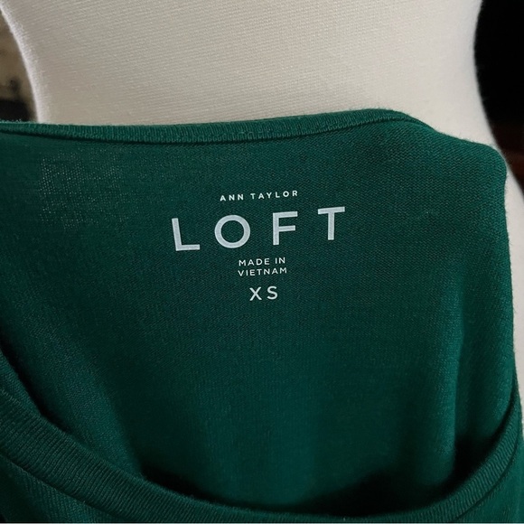 Ann Taylor Loft Knit Top Women's XS Forest Green CrewNeck 3/4 Sleeve Hi-Lo Swing - Picture 6 of 6